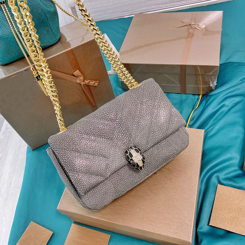 Brand enamel series snake head shoulder bag 22cm leather messenger bag golden chain handbag, Not sale
Brand enamel series snake head shoulder bag 22cm leather messenger bag golden chain handbag, Not sale