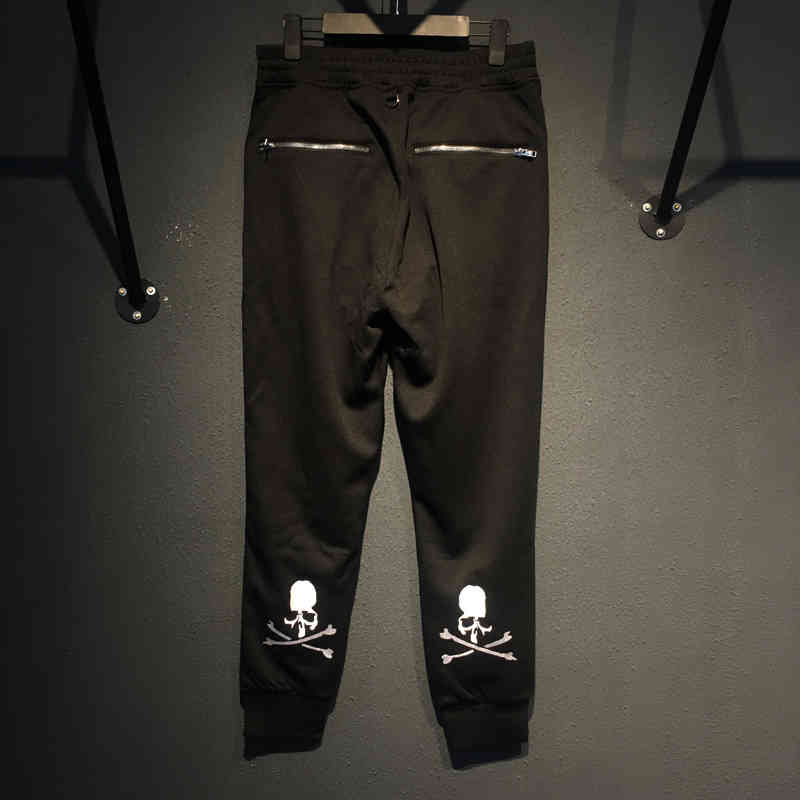 Fashion brand MMJ new embroidered sports casual pants slim dark style classic couple, Black
Fashion brand MMJ new embroidered sports casual pants slim dark style classic couple, Black