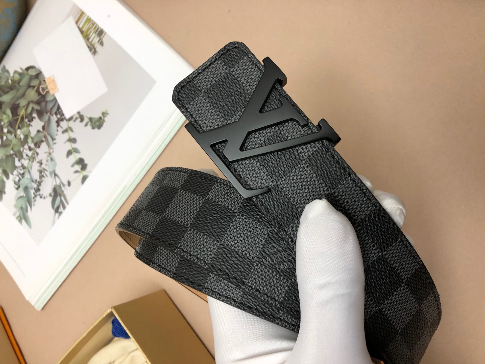 YSLGGLVLOUISVITTONVUTTON 2021 15 color Fashion Big buckle genuine leather VTTON belt belts men women high quality new mens belts AAAAA 88, Card not sold separately
YSLGGLVLOUISVITTONVUTTON 2021 15 color Fashion Big buckle genuine leather VTTON belt belts men women high quality new mens belts AAAAA 88, Card not sold separately
