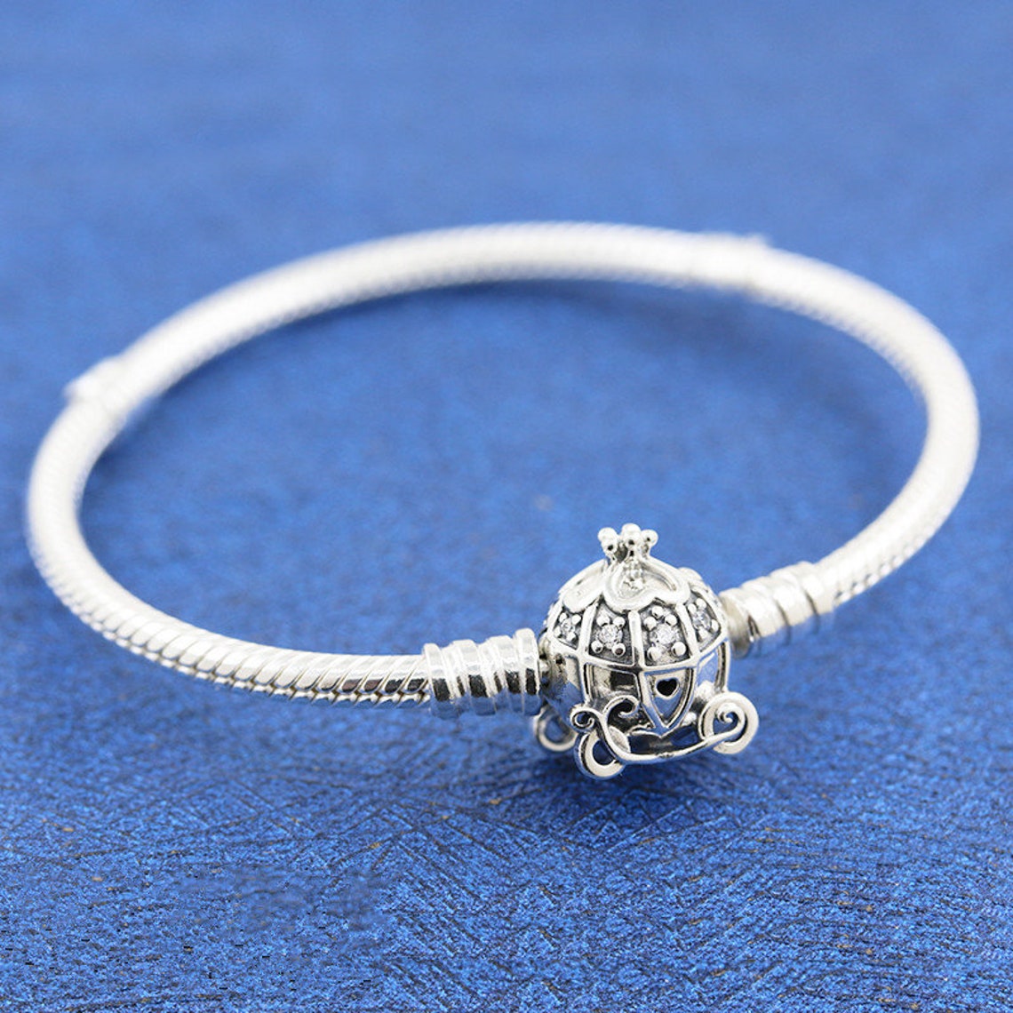 925 Sterling Silver Pumpkin Carriage Clasp Moments Snake Chain Bracelet Fits For European Pandora Bracelets Charms and Beads
925 Sterling Silver Pumpkin Carriage Clasp Moments Snake Chain Bracelet Fits For European Pandora Bracelets Charms and Beads