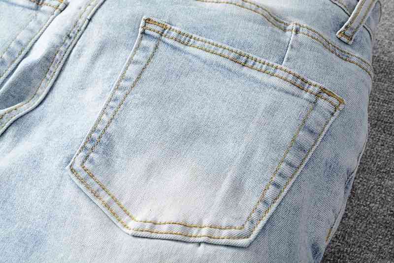 Men's Jeans Fashion Modern Preppy Style Light Color Ripped Denim Pants Men Trendy Letter Pattern High Quality Trousers CLHB, Customize
Men's Jeans Fashion Modern Preppy Style Light Color Ripped Denim Pants Men Trendy Letter Pattern High Quality Trousers CLHB, Customize
