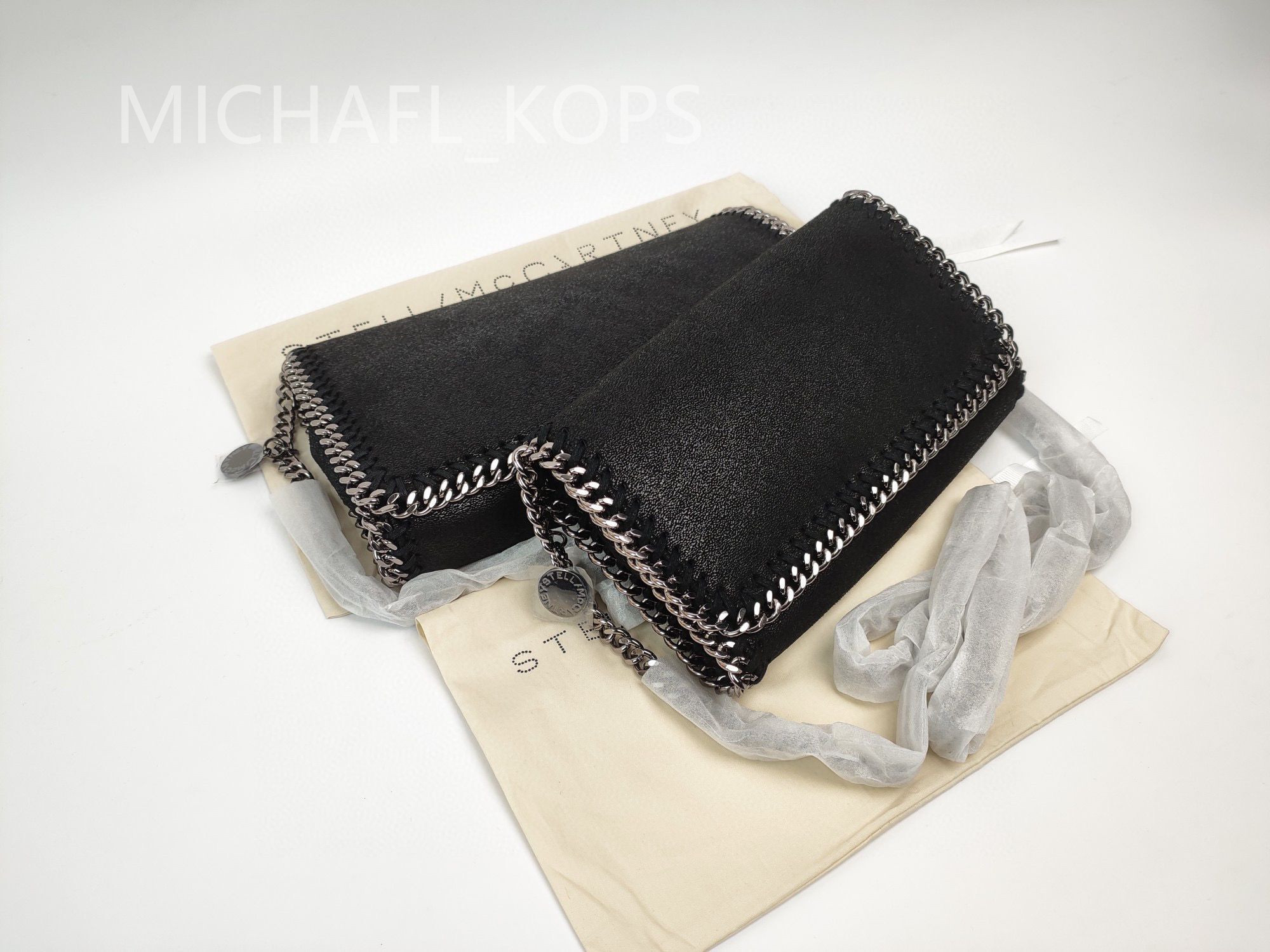 Stella McCartney fashion women handbag PVC high quality chain wallet cross-body bag shopping bag 829-827, Black gold chain
Stella McCartney fashion women handbag PVC high quality chain wallet cross-body bag shopping bag 829-827, Black gold chain