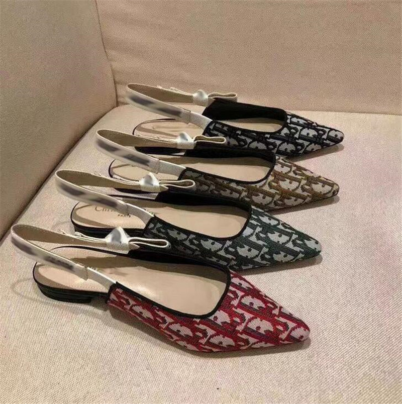 Fashion Women's Dress Shoes leather shallow mouth sandals TOP quality female Classic Design letter high heel shoes ladies comfortable party shoe D102138, Extra freight
Fashion Women's Dress Shoes leather shallow mouth sandals TOP quality female Classic Design letter high heel shoes ladies comfortable party shoe D102138, Extra freight