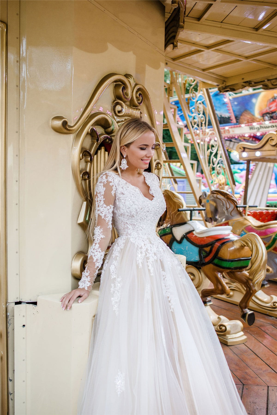 Long Sleeve A-Line Wedding Dresses Boho Beach Bridal Gowns 2021 Appliques Lace Beaded V-Neck Tulle Bride Dress Vestidos De Novia Court Train