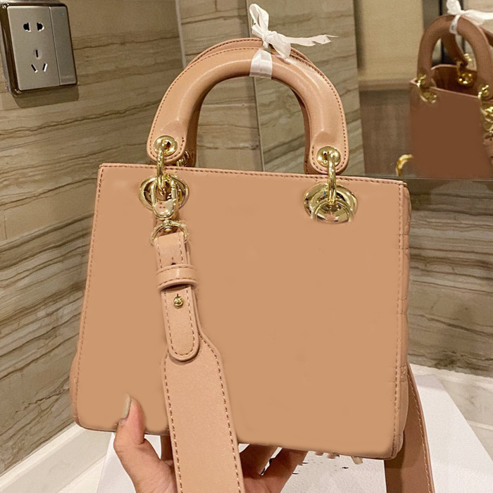 Top Quality Brand 17CM 20cm Stunning Shoulder Bags Luxurys Designers Bags Messenger Women Totes Fashion Classic Handbags Crossbody Clutch Wallet Handbag Tote, No bags
Top Quality Brand 17CM 20cm Stunning Shoulder Bags Luxurys Designers Bags Messenger Women Totes Fashion Classic Handbags Crossbody Clutch Wallet Handbag Tote, No bags