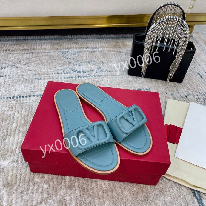 2022 Top Quality Casual Dress Shoes Men 35-42 Women Luxury Sneaker Cow Leather Designers Bee Pattern womens mens Bottom Tiger Red Green yh211120, Choose the color
2022 Top Quality Casual Dress Shoes Men 35-42 Women Luxury Sneaker Cow Leather Designers Bee Pattern womens mens Bottom Tiger Red Green yh211120, Choose the color