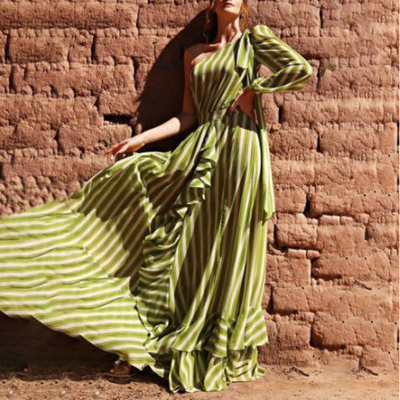 Women Dress Striped One Shoulder Bohemian Sexy Long Printed Maxi es Ruffles Large Hem Plus Size es Spring 210513