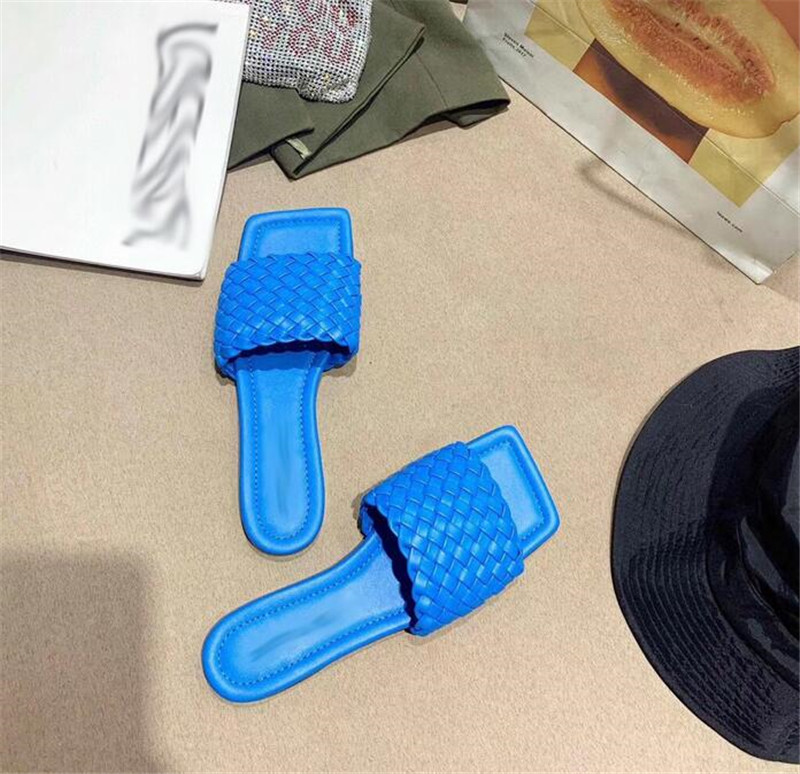 Women's Classic design Slippers fashion non slip beach shoes top quality Leather female comfortable flat base slipper ladies flip flops casual sandals B102495, Extra freight
Women's Classic design Slippers fashion non slip beach shoes top quality Leather female comfortable flat base slipper ladies flip flops casual sandals B102495, Extra freight