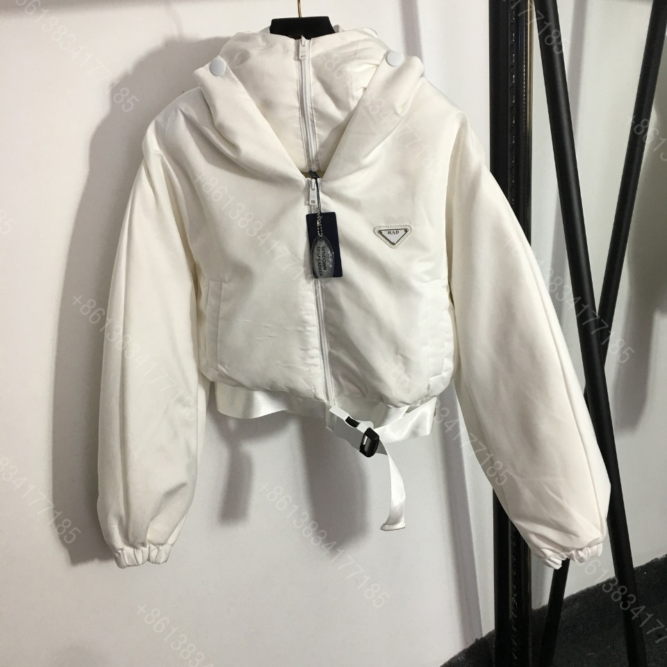 Fashion Winter women down jacket coat hat detachable high-end cotton jackets jackets safety buckle waist logo brand short thinner lapel long-sleeved cotton jacket, Not sold separately
Fashion Winter women down jacket coat hat detachable high-end cotton jackets jackets safety buckle waist logo brand short thinner lapel long-sleeved cotton jacket, Not sold separately