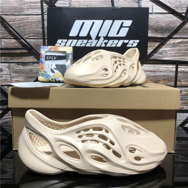 Top Quality Foam Runner Rubber Designer Slipper Slides Fashion Men Women Sandal shoes Summer Beach Slide Fashions Mens Scuffs Slippers Indoor Size With Box 36-45, Style 10
Top Quality Foam Runner Rubber Designer Slipper Slides Fashion Men Women Sandal shoes Summer Beach Slide Fashions Mens Scuffs Slippers Indoor Size With Box 36-45, Style 10