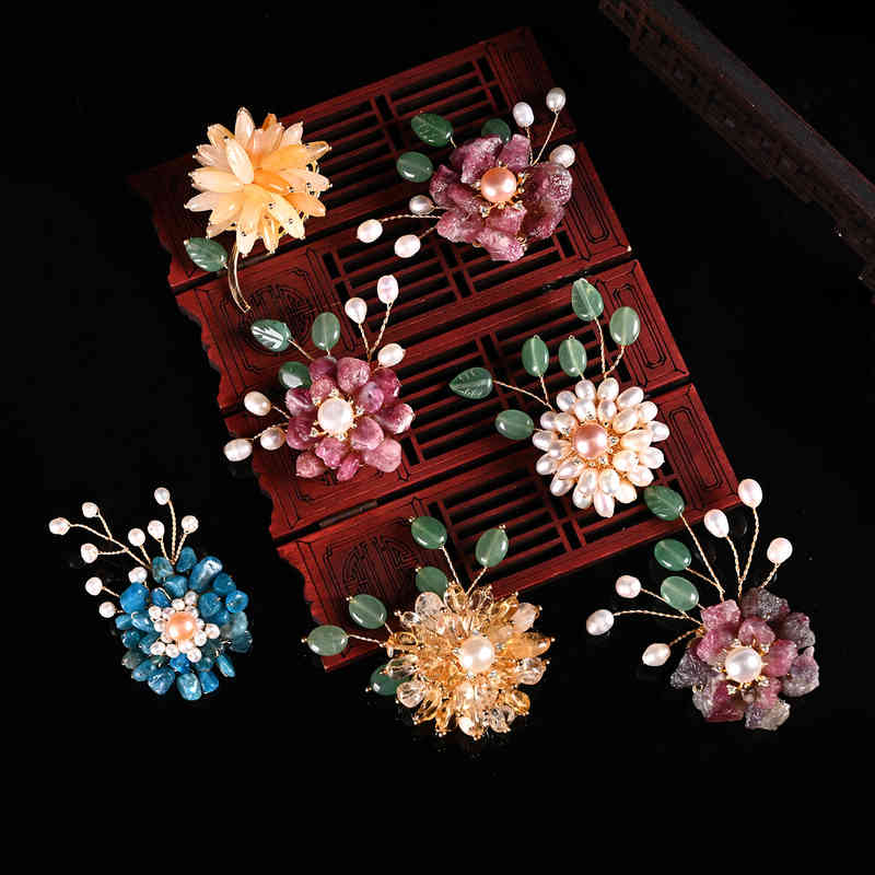Brooch 2021 Handmade Pearl Tourmaline Crystal Stone Temperament Fashion Pin Women's Small Suit Accessories