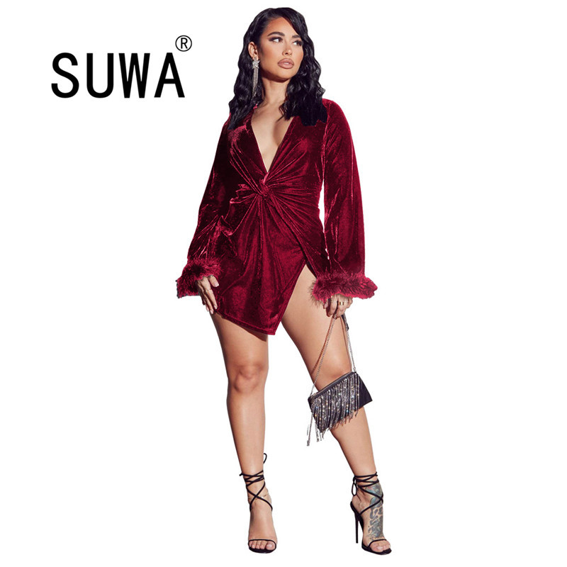 Velvet Long Sleeve Winter Dresses Woman Party Night Sexy Bandage V Neck Side Slit Warm Black Mini Elegant Office Outfit 210525
Velvet Long Sleeve Winter Dresses Woman Party Night Sexy Bandage V Neck Side Slit Warm Black Mini Elegant Office Outfit 210525