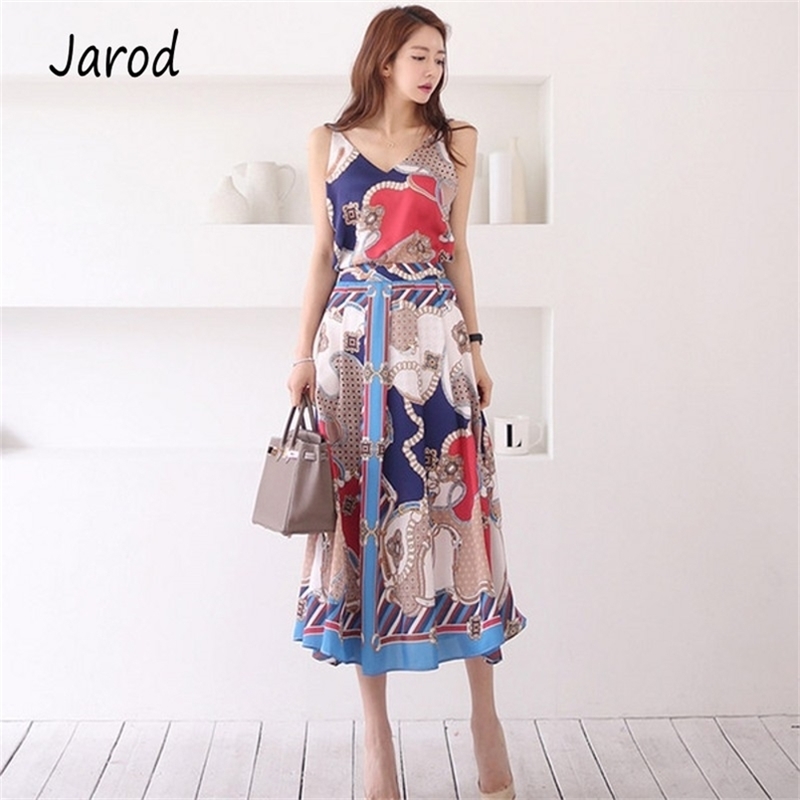 Summer Two Piece Set Women Halter V Neck Spaghetti Strap Top + Long Skirt Satin Silk Fashion Chains Print Suit 210519, Picture color
Summer Two Piece Set Women Halter V Neck Spaghetti Strap Top + Long Skirt Satin Silk Fashion Chains Print Suit 210519, Picture color