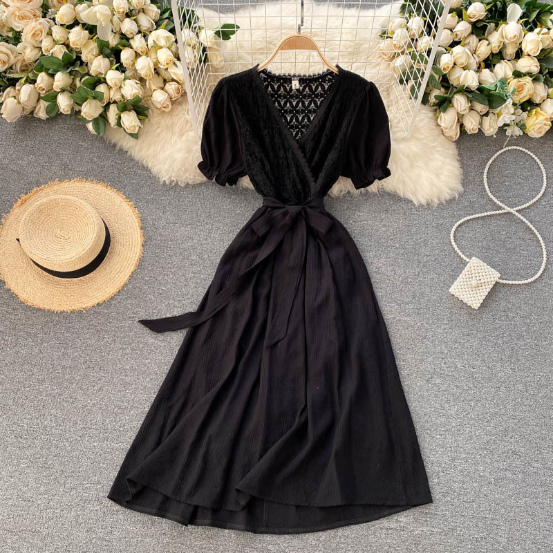LFL Summer Casual Chic Streetwear A-line Midi Dress Women Elegant French Dress Sweet Puff Sleeve Lace V Neck Belt Dresses 210521