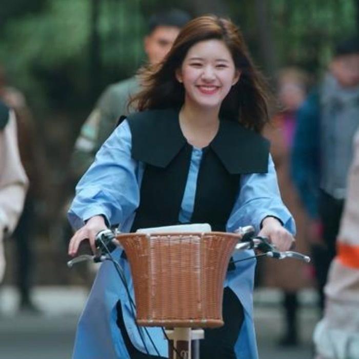 Women' Jackets I Like You, Zhao Lusi, Gu Shengnan, Same Style Clothes Stitching Fake Two Medium Length Blue Shirt Fashion Top, Picture color
Women' Jackets I Like You, Zhao Lusi, Gu Shengnan, Same Style Clothes Stitching Fake Two Medium Length Blue Shirt Fashion Top, Picture color