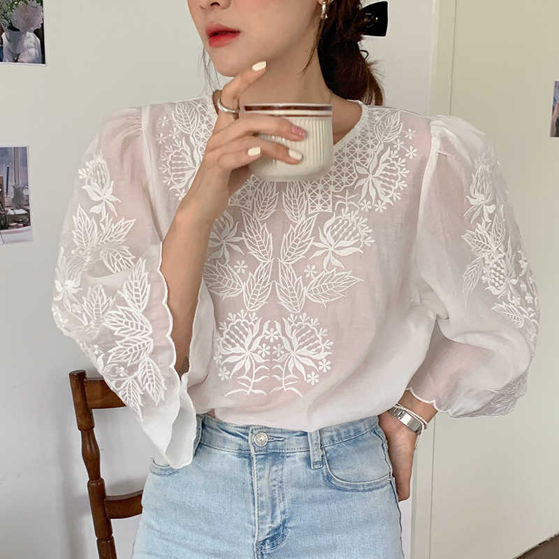 Korejpaa Women Shirt Summer Korean Chic French Retro Round Neck Embroidery Loose Thin Micro-Transparent Sunscreen Blouses 210526