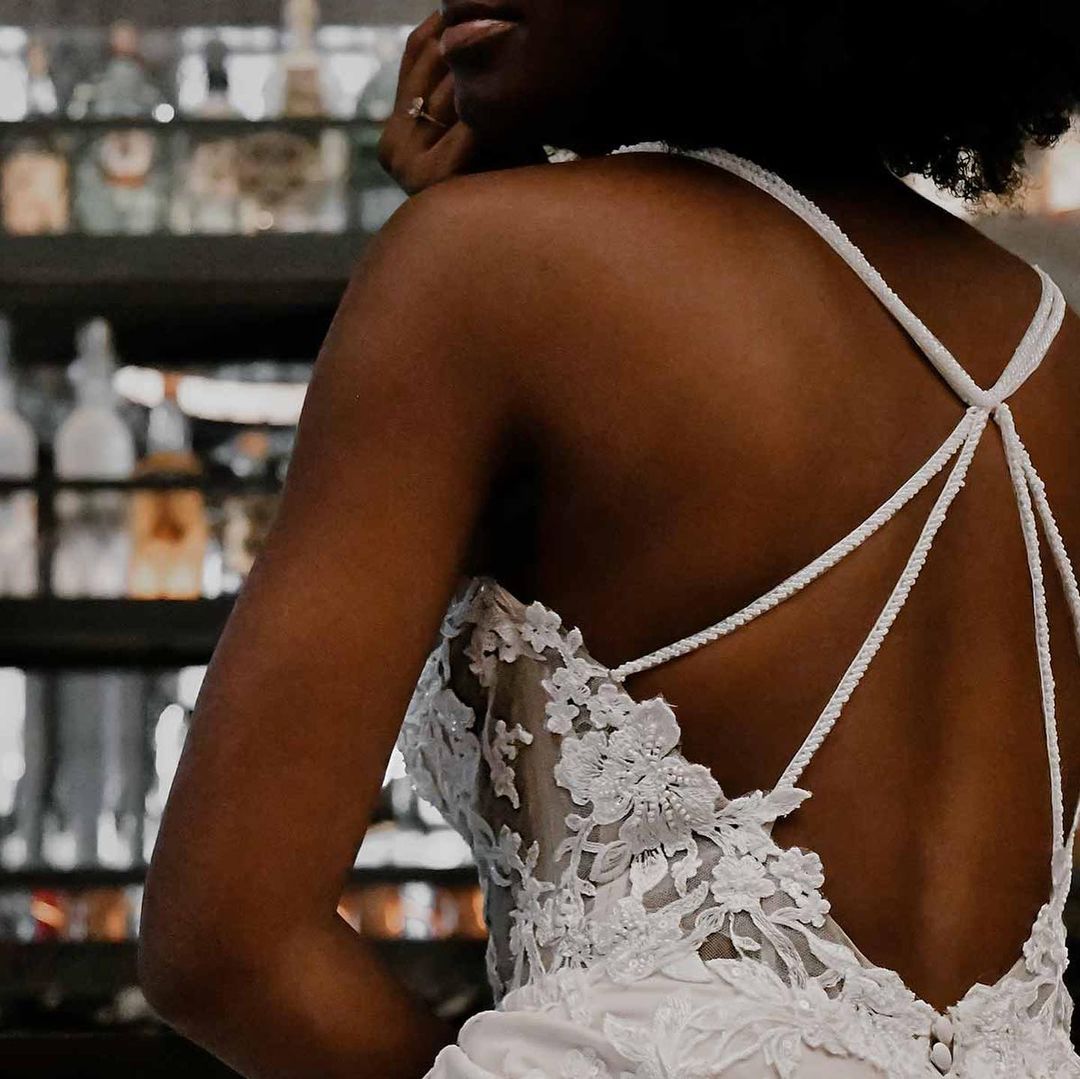 Elegant Mermaid Wedding Dress Spaghetti Straps Neck Flower Appliques Bridal Gowns robes de mariée Sexy Criss Cross Back Bride Dresses