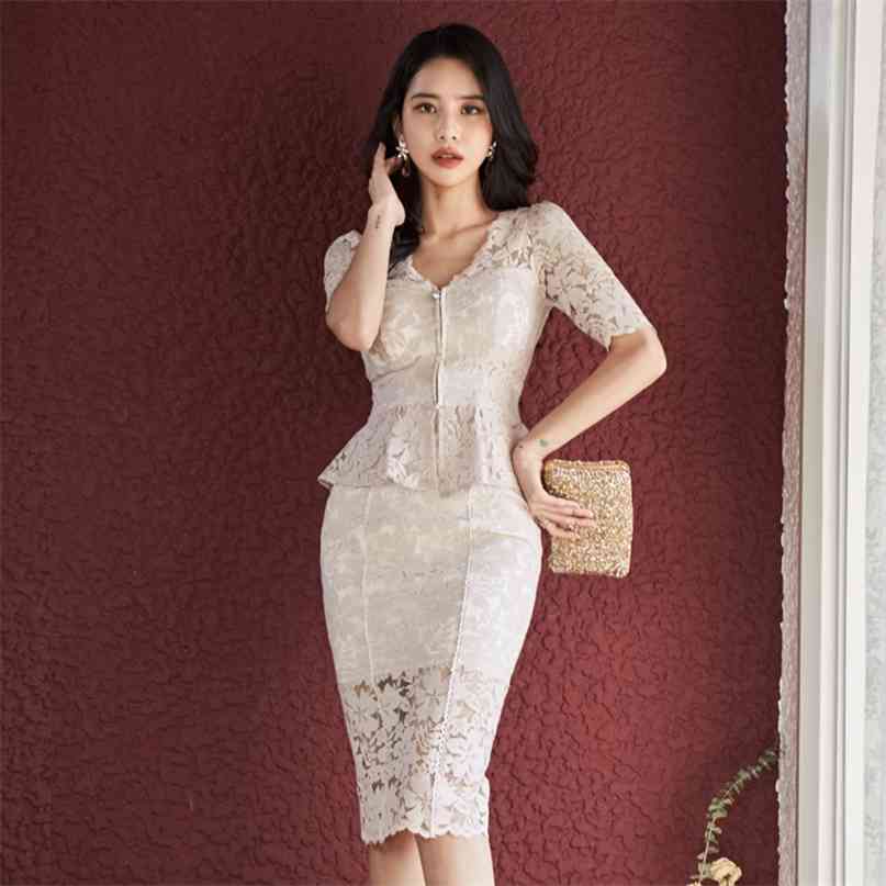 Women Lace Two Pieces Set Summer Elegant Short Sleeve Zipper Top and High Waist Pencil Skirt Suits Female Clothing 210603, As picture
Women Lace Two Pieces Set Summer Elegant Short Sleeve Zipper Top and High Waist Pencil Skirt Suits Female Clothing 210603, As picture