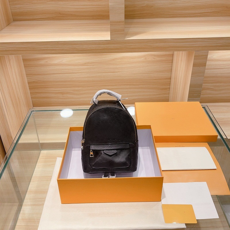 Vintage Cowhide PALM SPRINGS 3D Emboss mini Backpack Men and Women Fashion Travel Backpacks Designer Handbags Student School Bag Shoulder
Vintage Cowhide PALM SPRINGS 3D Emboss mini Backpack Men and Women Fashion Travel Backpacks Designer Handbags Student School Bag Shoulder