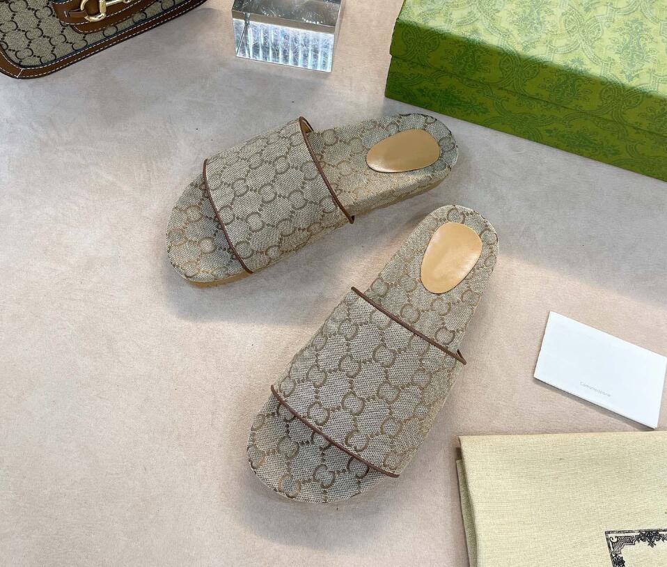 Double G Multicolor Canvas Slippers Designer Luxury Men Women Sandals Strappy Buckle Slipper Webbing Sandal Classics Designers Top Qulality With Box Size35-44, Color 12
Double G Multicolor Canvas Slippers Designer Luxury Men Women Sandals Strappy Buckle Slipper Webbing Sandal Classics Designers Top Qulality With Box Size35-44, Color 12