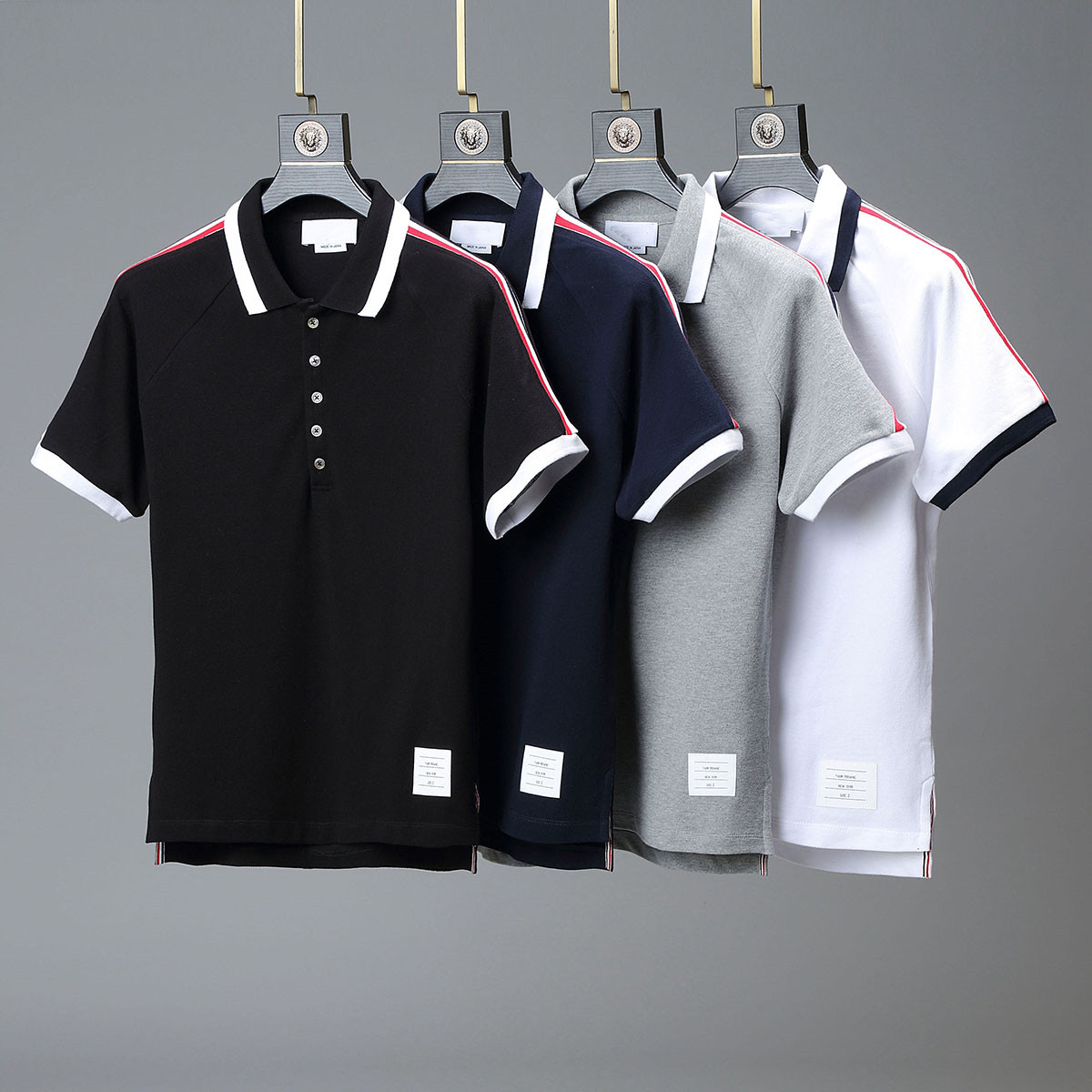 2021 summer knitted lapel short-sleeved T-shirt for men and women with oversize loose Korean split polo shirt, White;black
2021 summer knitted lapel short-sleeved T-shirt for men and women with oversize loose Korean split polo shirt, White;black