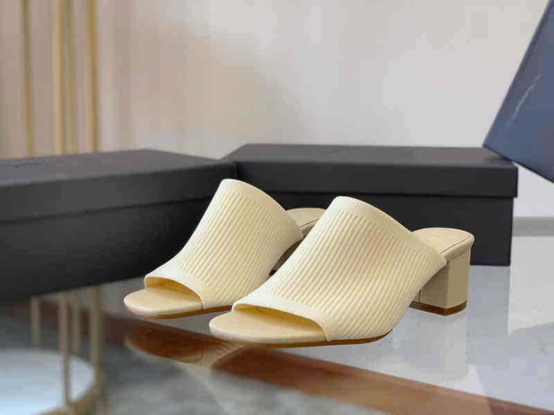 Slippers Summer withered female shoes in England, vintage colored of knitted or crocheted leather, beach , slippers, women, 43XM, Black
Slippers Summer withered female shoes in England, vintage colored of knitted or crocheted leather, beach , slippers, women, 43XM, Black
