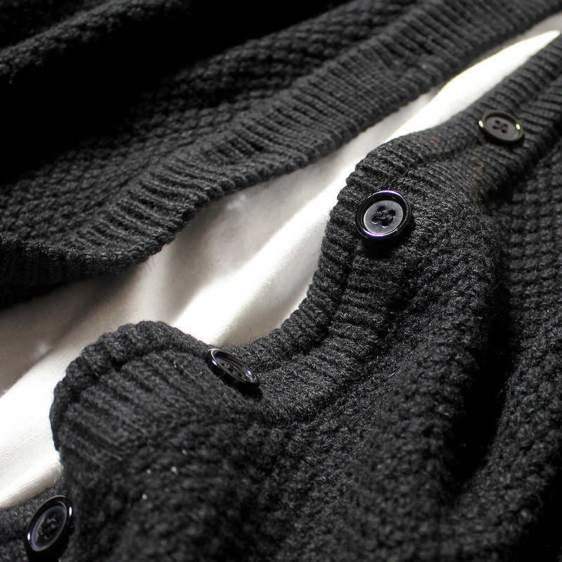 Mens Knit Winter Coats for Korean Fashion Trends Cardigan Oversized Button Sweater Crewneck Harajuku Streetwear Vintage Clothing 210929