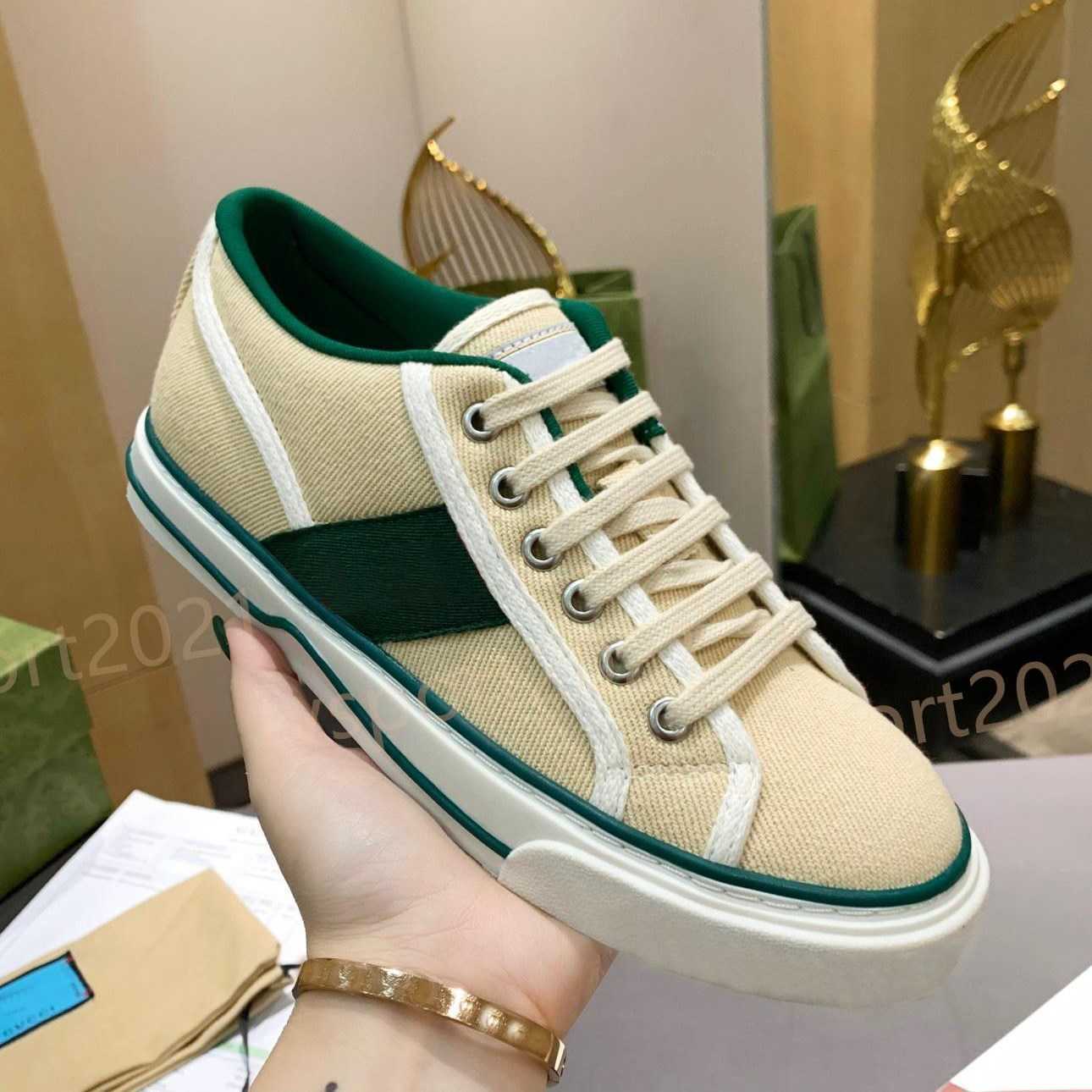 Classic Men women casual Dress shoes canvas shoe versatile print high and low with box size 35-45, Customize 
Classic Men women casual Dress shoes canvas shoe versatile print high and low with box size 35-45, Customize