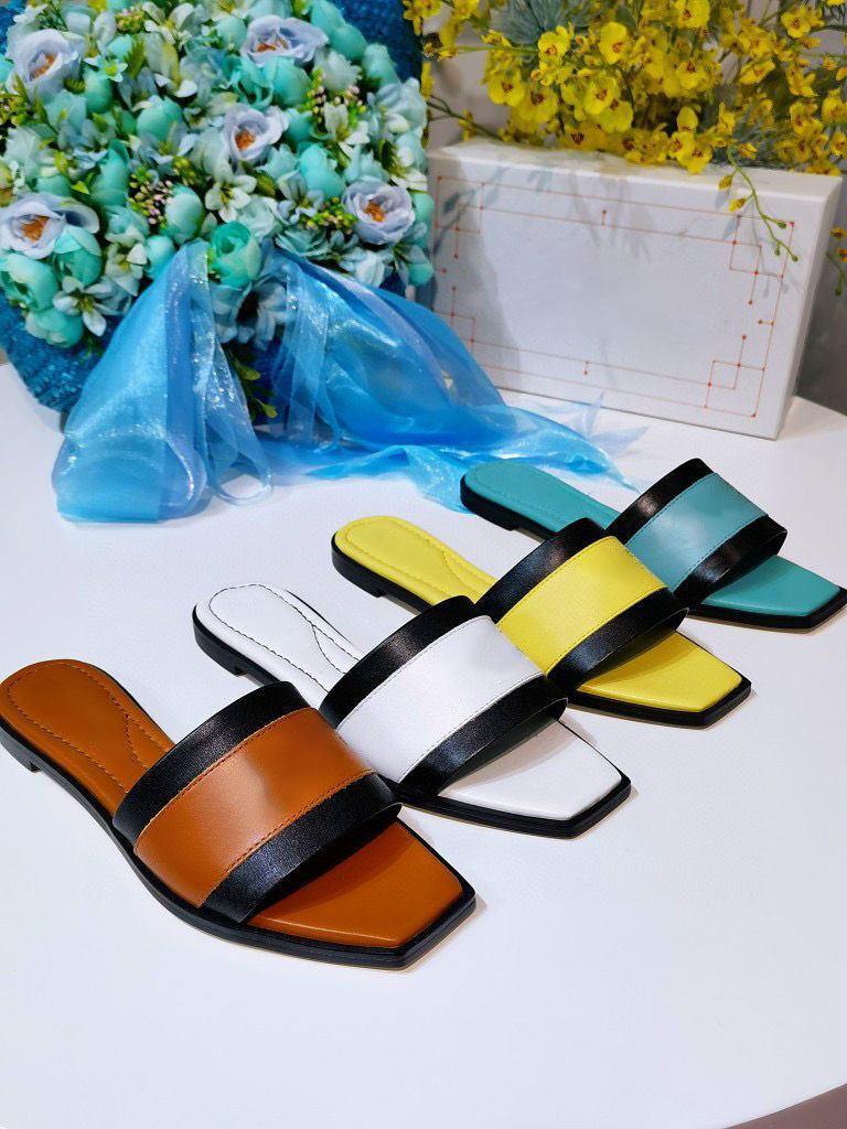 Designer Luxury Women Sandal Leather Square Toe Flat Heels Sandals Summer Ladies Classic Top Quality shoes with box size 35-41, Color 2
Designer Luxury Women Sandal Leather Square Toe Flat Heels Sandals Summer Ladies Classic Top Quality shoes with box size 35-41, Color 2