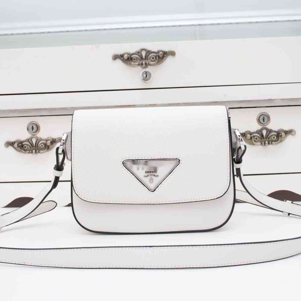 Prad top quality luxurys designers bags 2021 new bag women's fashion retro versatile one shoulder classic saddle bag with young vitality, White
Prad top quality luxurys designers bags 2021 new bag women's fashion retro versatile one shoulder classic saddle bag with young vitality, White