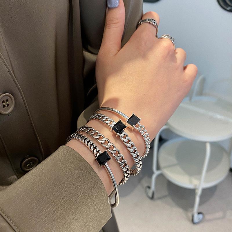 Bangle Stylish Bracelets For Women Black Luxury Zircon Joker Stainless Steel Bracelet European And The United States 2021 Style
Bangle Stylish Bracelets For Women Black Luxury Zircon Joker Stainless Steel Bracelet European And The United States 2021 Style