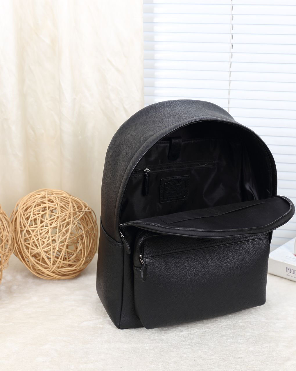 Top fashion2021 high-end leather hot designer outdoor sports and leisure boys shoulder bag32*42*14cm
Top fashion2021 high-end leather hot designer outdoor sports and leisure boys shoulder bag32*42*14cm