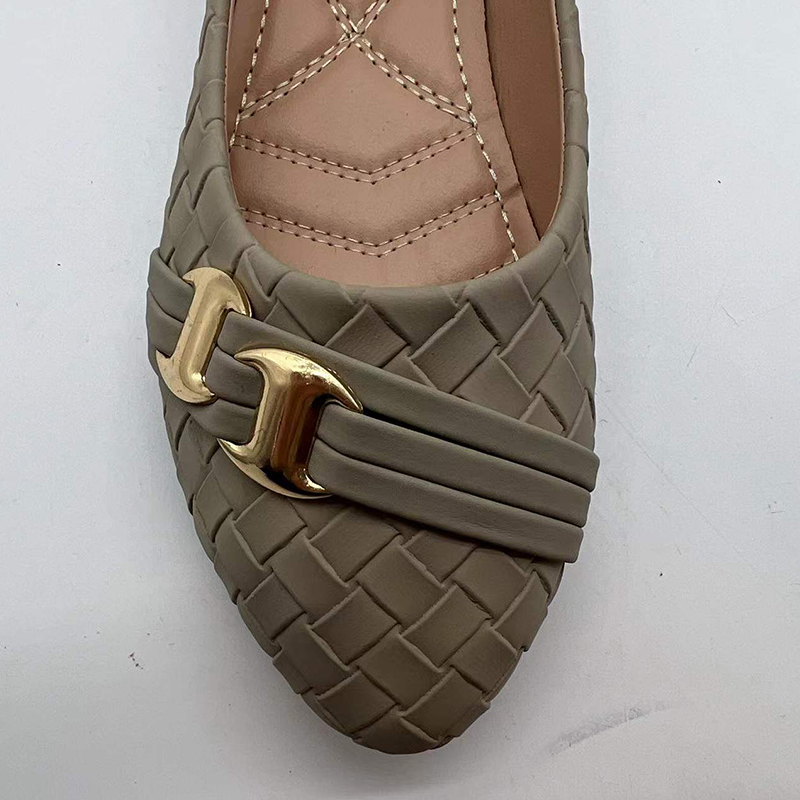 Spring new women's leisure shallow flat sole single shoes solid color versatile belt weaving 19#
Spring new women's leisure shallow flat sole single shoes solid color versatile belt weaving 19#