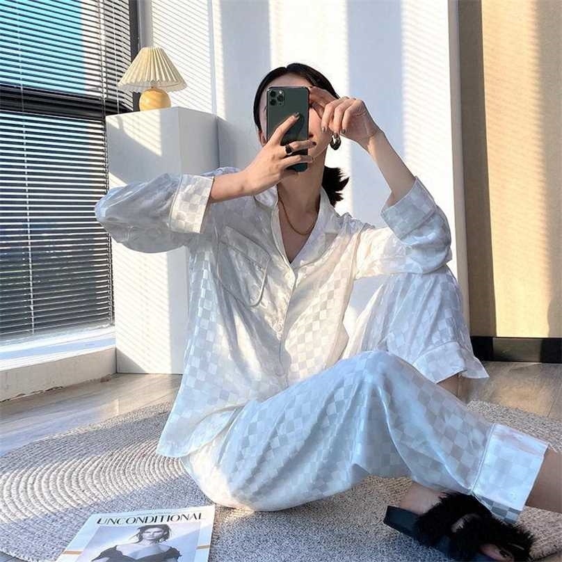 Spring Autumn Women's Pajamas Set Sleepwear Brown Color Long-sleeved Silk Like Nightie Luxury Home Clothes Nightwear 211106
Spring Autumn Women's Pajamas Set Sleepwear Brown Color Long-sleeved Silk Like Nightie Luxury Home Clothes Nightwear 211106