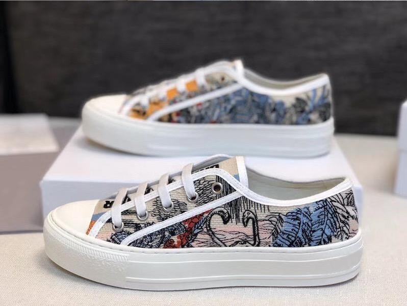Designer Sneakers WALK n canvas shoes Lace up Oblique Embroidery Low Top Platform Men Women size 35-42, Color
Designer Sneakers WALK n canvas shoes Lace up Oblique Embroidery Low Top Platform Men Women size 35-42, Color