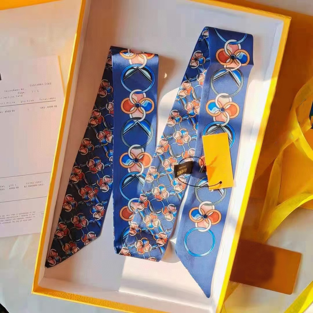 Designer Headwear Luxury Brand Women's Scarf Fashion Handbag Silk scarfs Go with everything High grade alphabet small scarves 5*120cm 
Designer Headwear Luxury Brand Women's Scarf Fashion Handbag Silk scarfs Go with everything High grade alphabet small scarves 5*120cm