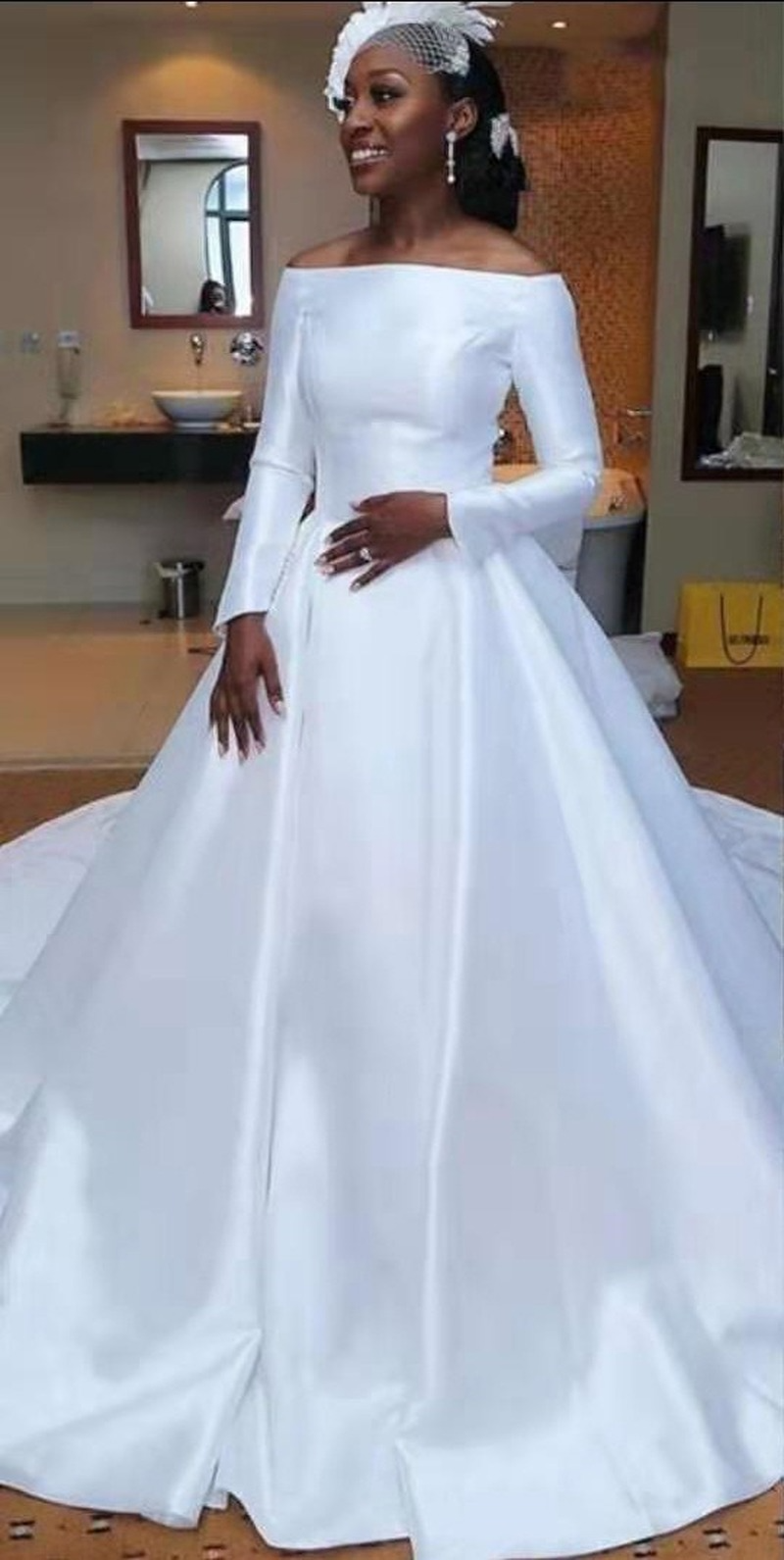 Elegant Satin Ball Gown Wedding Dresses 2021 Ivory Long Sleeves Off Shoulder Boho Bridal Gowns Custom Made