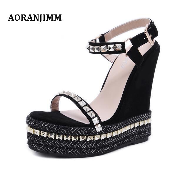 Designer Real Pic Black Suede One Strap With Spike Stud Women 150mm 15cm 5cm Platform Summer Sale Sandal Sandals 
Designer Real Pic Black Suede One Strap With Spike Stud Women 150mm 15cm 5cm Platform Summer Sale Sandal Sandals