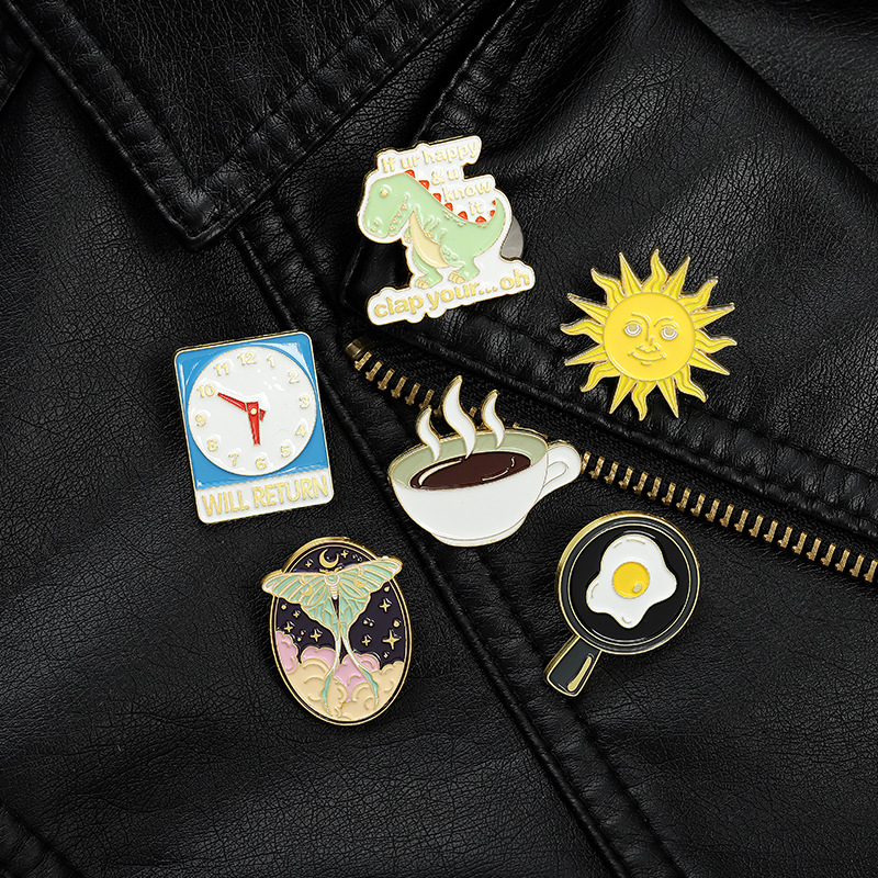 Fried Egg Coffee Sun Model Brooches Cowboy Collar Backpack Animal Badge Accessories Dinosaur Butterfly Clock Clothes Pins Alloy Enamel Jewelry Wholesale
Fried Egg Coffee Sun Model Brooches Cowboy Collar Backpack Animal Badge Accessories Dinosaur Butterfly Clock Clothes Pins Alloy Enamel Jewelry Wholesale