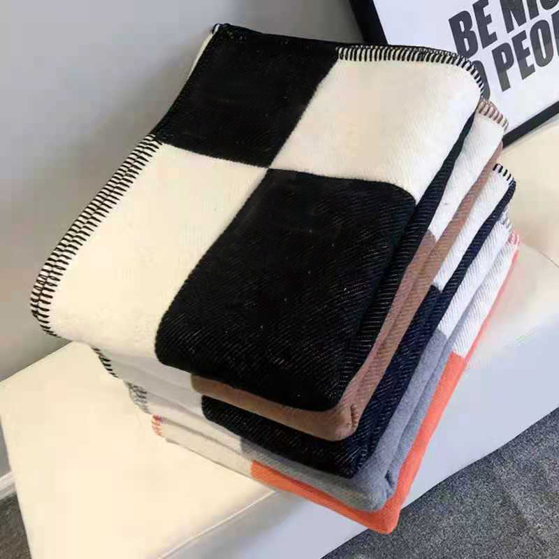 Letter Cashmere Blanket Soft Wool Scarf Shawl Portable Warm Plaid Sofa Bed Fleece Knitted Woolen Air Conditioning Blanket Hight Quality
Letter Cashmere Blanket Soft Wool Scarf Shawl Portable Warm Plaid Sofa Bed Fleece Knitted Woolen Air Conditioning Blanket Hight Quality