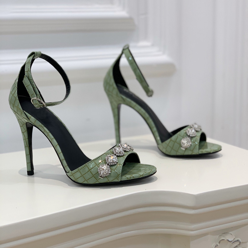 2021 sexy fashion red bottom women high heels dress shoes party wedding triple nude black powder blue glitter nails pointing toe pump shallow mouth rubber size 35-41
2021 sexy fashion red bottom women high heels dress shoes party wedding triple nude black powder blue glitter nails pointing toe pump shallow mouth rubber size 35-41