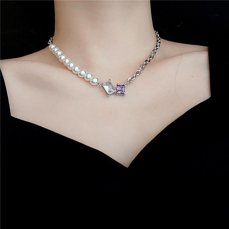 Pendant Necklaces Selling Fashion Simple Generous Ladies Irregular Pearl Stitching Rhinestone Necklace Mixed Jewelry
Pendant Necklaces Selling Fashion Simple Generous Ladies Irregular Pearl Stitching Rhinestone Necklace Mixed Jewelry