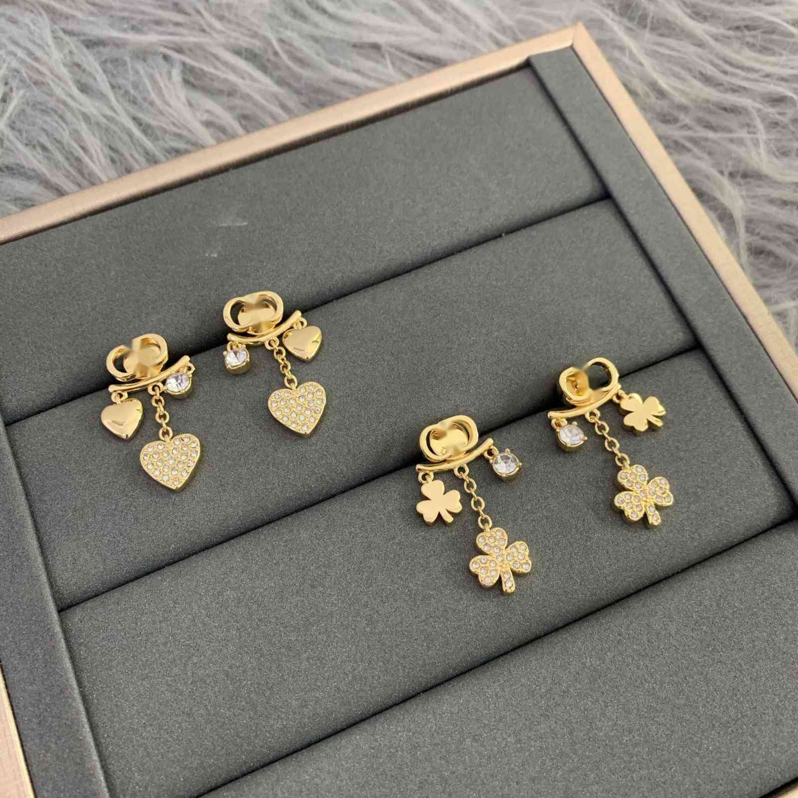 2021 new letter tassel Love Earrings, female Dijia net red tassel clover Earrings, Golden
2021 new letter tassel Love Earrings, female Dijia net red tassel clover Earrings, Golden