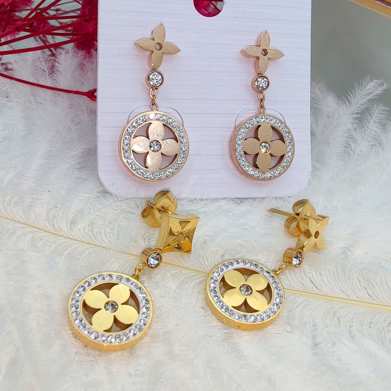 Luxury Brand Women Style Good Lucky Clover Dangle Earring Stainless Steel Four Leaf Charm Earings Jewelry
Luxury Brand Women Style Good Lucky Clover Dangle Earring Stainless Steel Four Leaf Charm Earings Jewelry