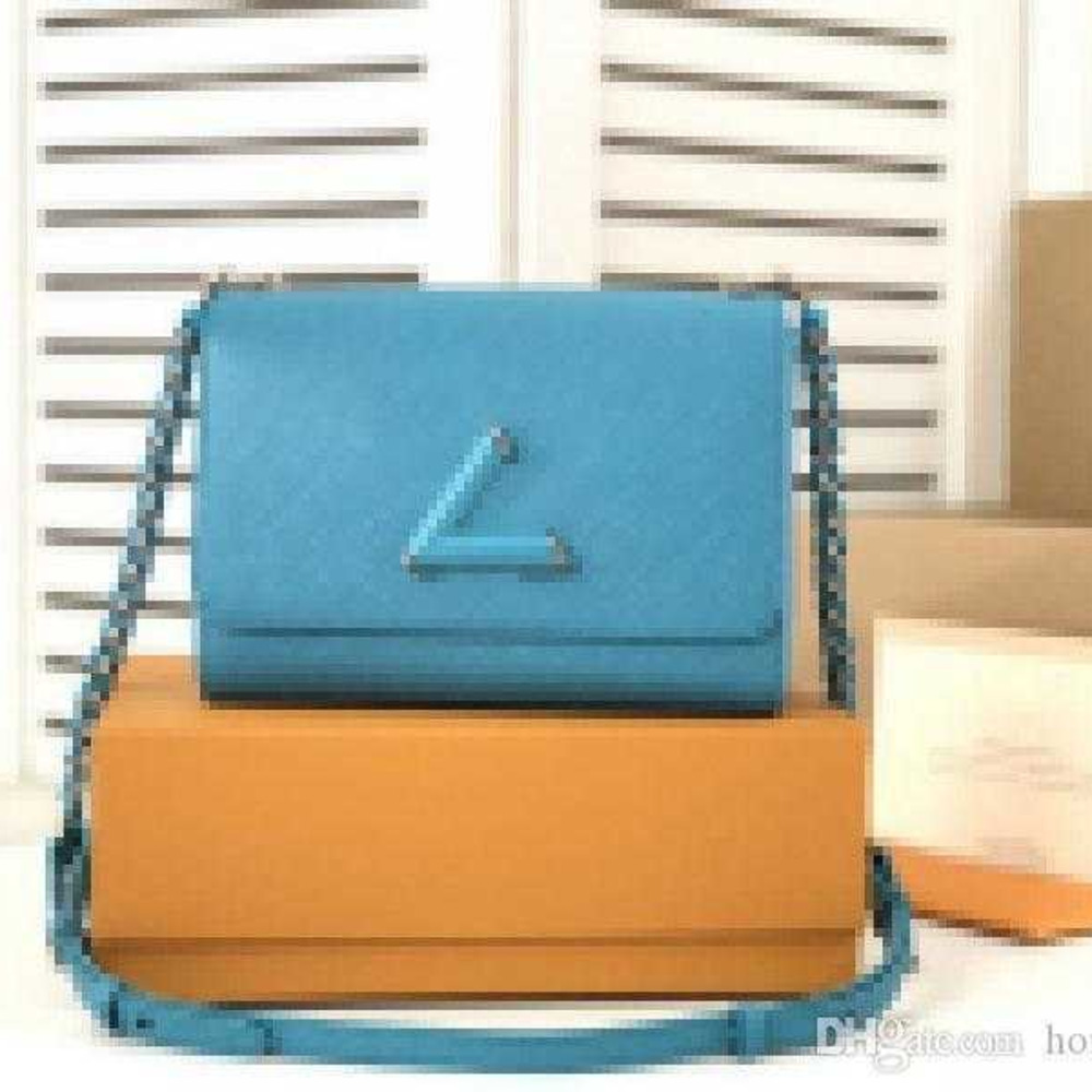 Designer Twist Handbag Leather GM MM 2WAY Shoulder BAG Chain Wallet Blue Size: 23x 18 x 8CM
Designer Twist Handbag Leather GM MM 2WAY Shoulder BAG Chain Wallet Blue Size: 23x 18 x 8CM