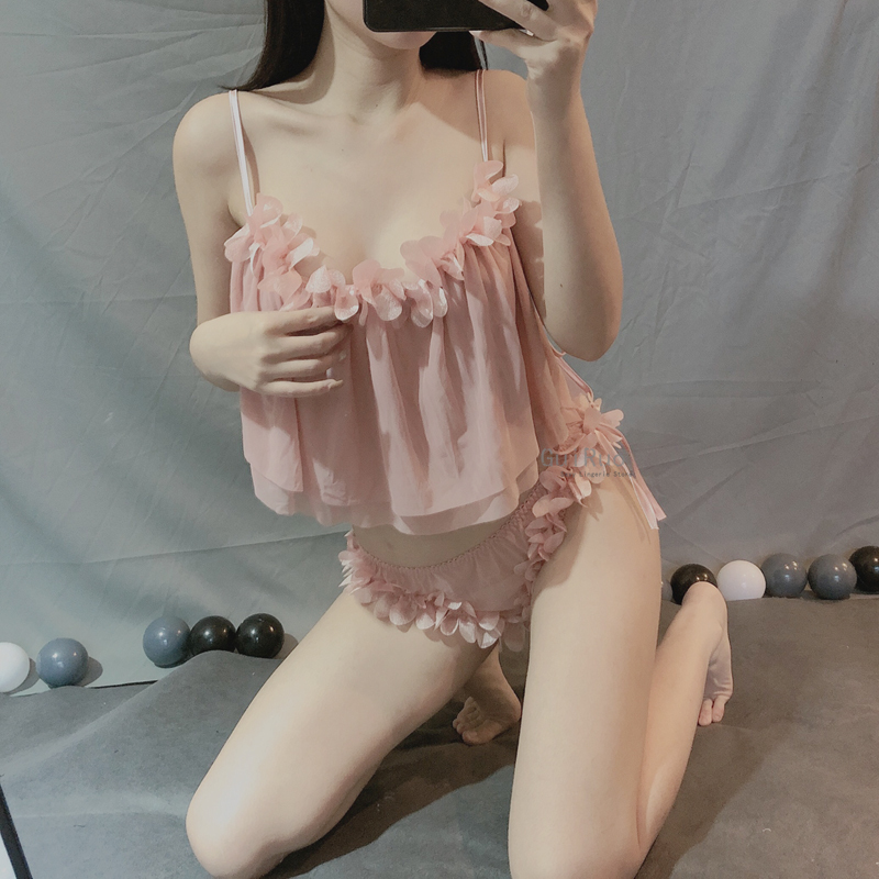 White Flowers Pajamas Lingerie Set for Woman Chiffon Sexy Lace Petal Perspective Split Suspender Tops and Short Dropshipping, Red
White Flowers Pajamas Lingerie Set for Woman Chiffon Sexy Lace Petal Perspective Split Suspender Tops and Short Dropshipping, Red