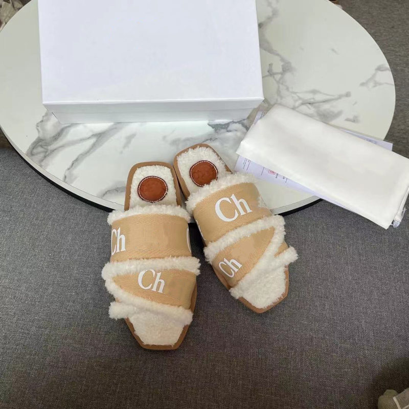 women slipper 2021 autumn / winter fashion High quality Ladies Plush-slipper warm Comfortable indoor outdoor flat heel slipper size35-41
women slipper 2021 autumn / winter fashion High quality Ladies Plush-slipper warm Comfortable indoor outdoor flat heel slipper size35-41
