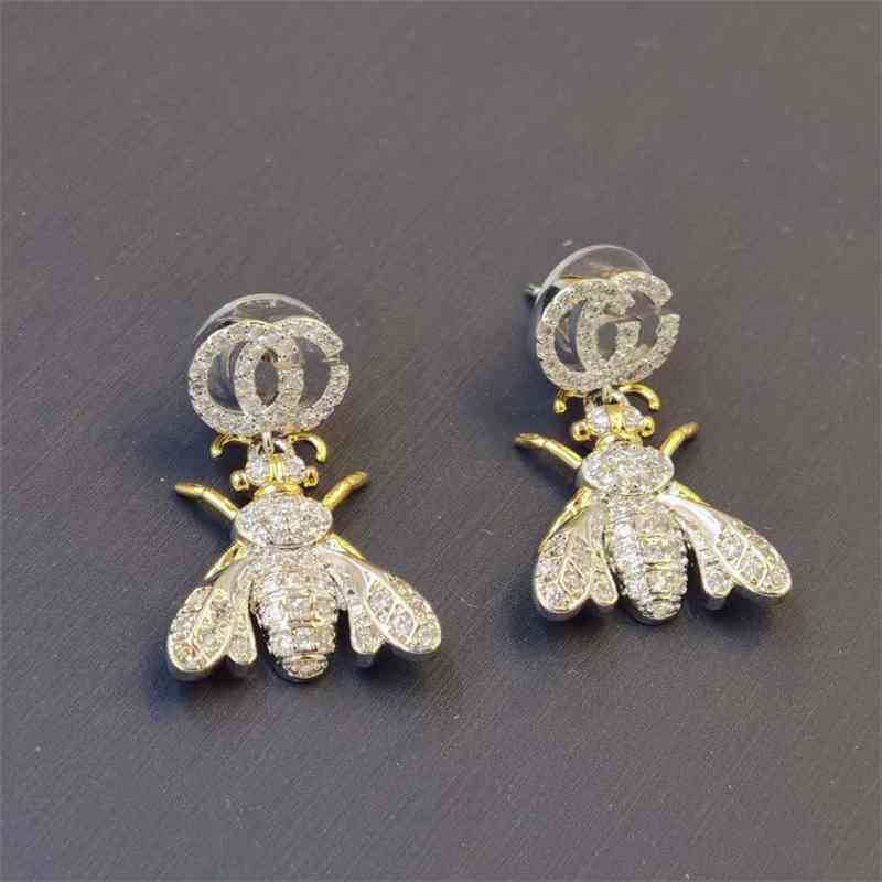 2021 new Gu Jia Shuang g bee full water drill s325 silver needle fashion personality Earrings AMW5
2021 new Gu Jia Shuang g bee full water drill s325 silver needle fashion personality Earrings AMW5