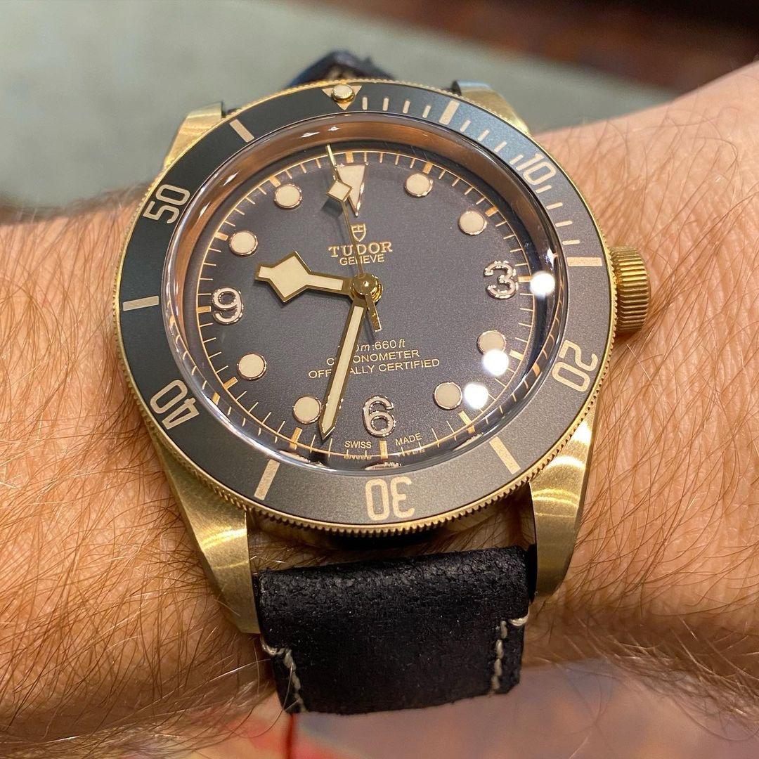 2003 Top Quality Watch Famous BrandTudorWatches Leather Band Automatic Self Wind Men With Gift Box 3#, Brown
2003 Top Quality Watch Famous BrandTudorWatches Leather Band Automatic Self Wind Men With Gift Box 3#, Brown