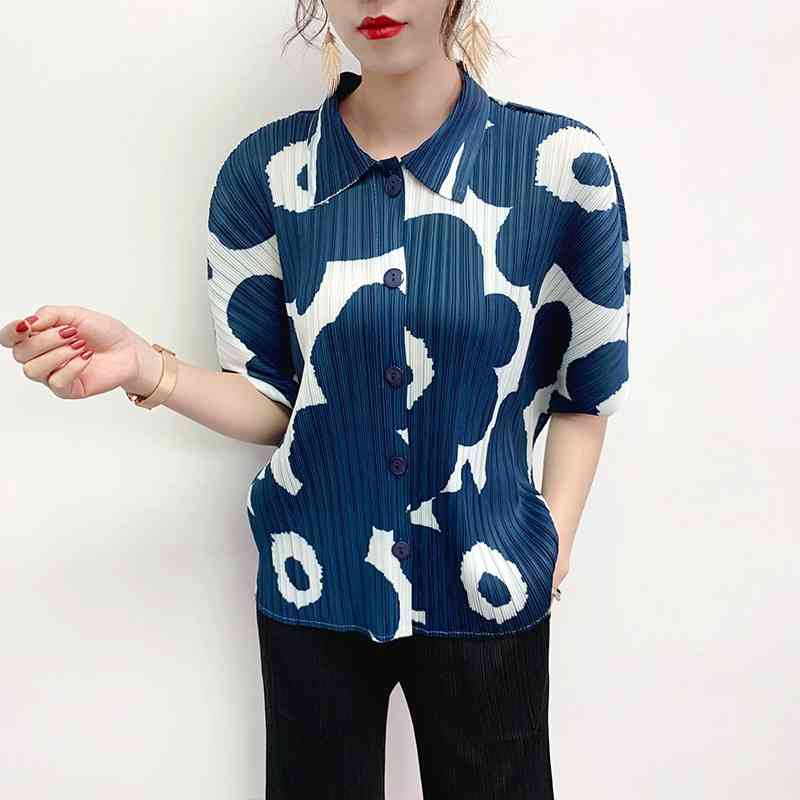 Summer Turn Down Collar Print Buckle Small Shirts Loose Plus Size Pleated Blouse Women 210615, Light blue
Summer Turn Down Collar Print Buckle Small Shirts Loose Plus Size Pleated Blouse Women 210615, Light blue
